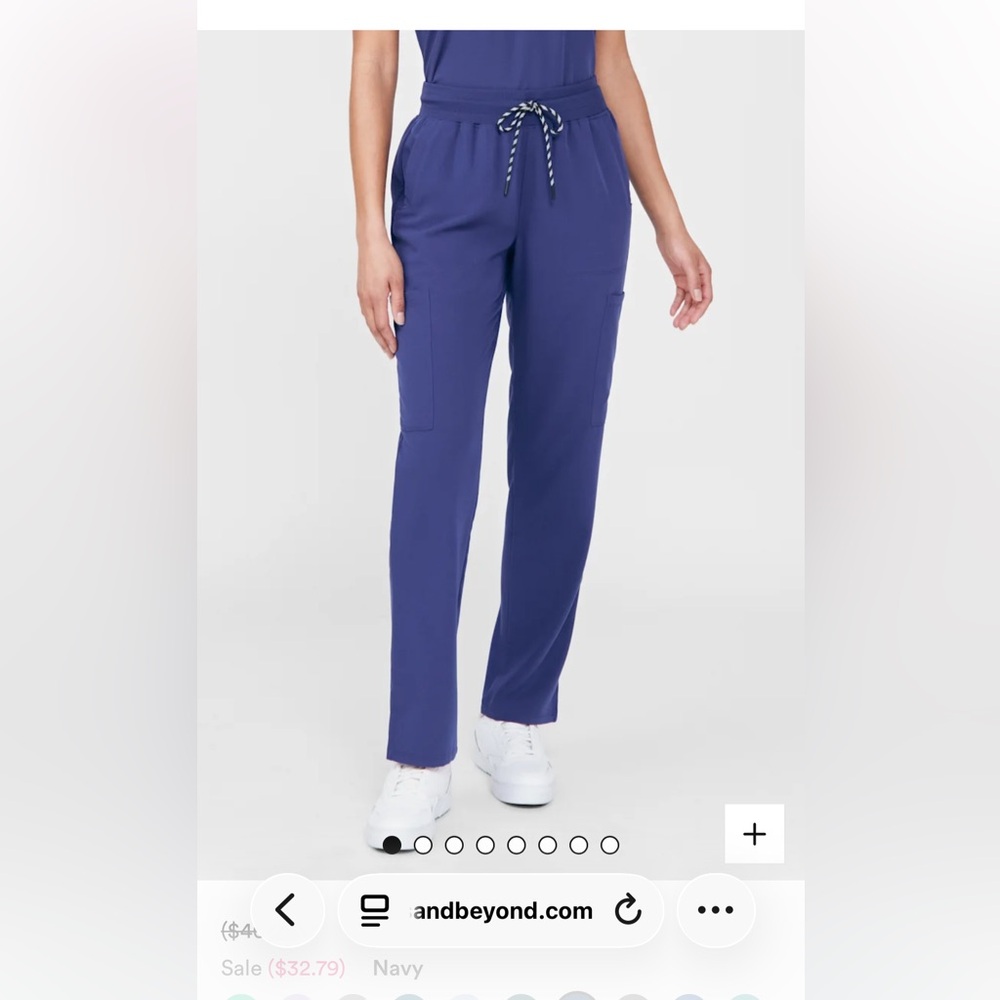 Beyond scrubs Happy Women's Navy blue Jogger scrub pants medium  petite